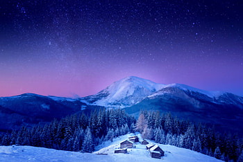 Winter village, winter, night, peaceful, stars, beautiful, houses, mountain, cottages, valley, snow, Carpathians, sky, evening, village HD wallpaper