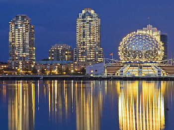 Attraction nearby Vancouver, skyscratchers, reflection, attraction, lights, water HD wallpaper