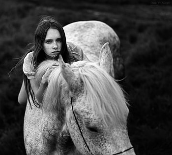 PORTRAIT, horse, graphy, bw, friendship, girl, beauty HD wallpaper