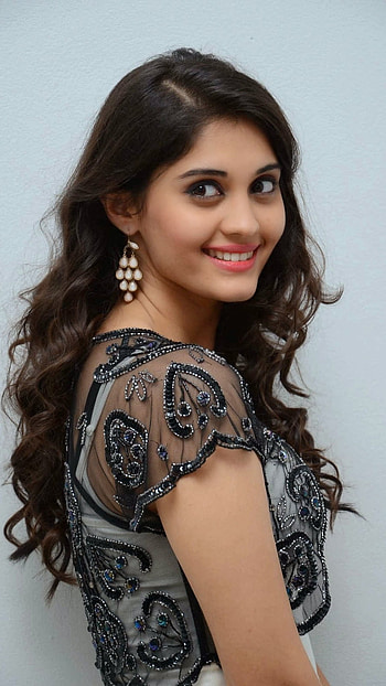Surabhi Puranik, South, Heroine HD phone wallpaper
