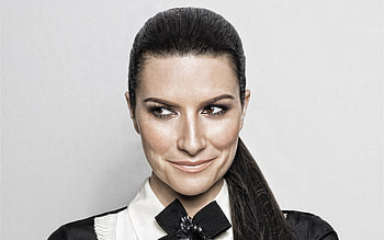 Laura Pausini, Italian sensation, Portrait graphy, Black dress elegance HD wallpaper