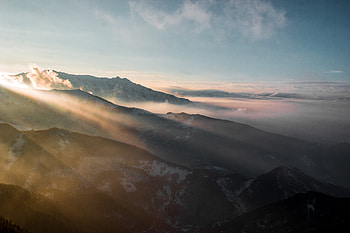 Sun Rays Through Mountains, sunbeam, mountains, nature HD wallpaper