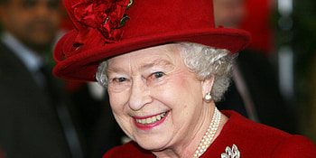 Queen Elizabeth , Posted by Michelle Cunningham, Regal portraits, Queen's grace HD wallpaper