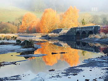 Winter in Ireland, river, snow, trees, bridge, ice HD wallpaper
