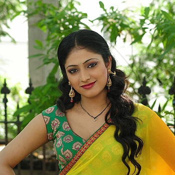 Haripriya, people_in_nature, sari HD phone wallpaper