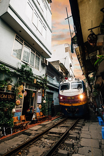 Viet Nam travel, Logan Lambert's , Hanoi cityscapes HD phone wallpaper