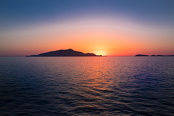 Nature, Sunset, Sky, Sea, Glare, Hills HD wallpaper