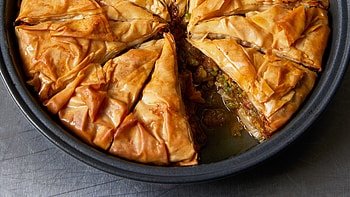 Pistachio and golden raisin baklava, Honey & co recipe HD wallpaper