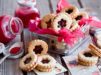 Sweet snacks, biscuits, strawberry, sweets, snacks, food, spoon HD wallpaper