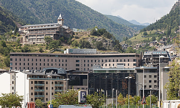 Andorra's healthcare system, Quality healthcare, Essential information, Andorra Guides HD wallpaper