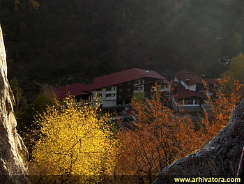 Mountain View, graphy, fall, colors, houses, rocks, mountain, season, bulgaria, trees, autumn, nature, colourful HD wallpaper