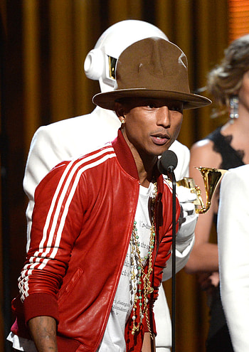 Pharrell Williams, Giant hat, Grammy buzz, 2014 grammys buzzing HD phone wallpaper