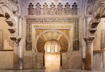Great Mosque of Cordoba, Islamic heritage, Mezquita marvels, Cultural exploration HD wallpaper