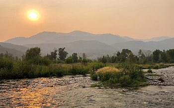 Provo River near Heber Utah, etones, dusk, water, sun, treessky HD wallpaper