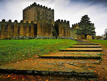 PATH TO CASTLE, stps, path, stone, climb, grass, castle, hill, tree HD wallpaper