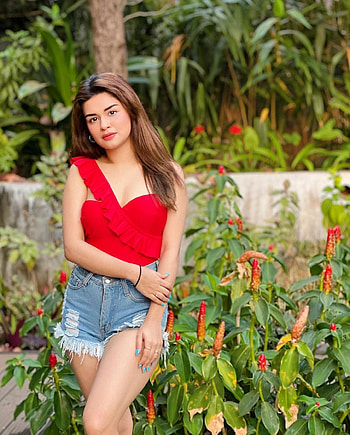Avneet Kaur, orange, people_in_nature HD phone wallpaper