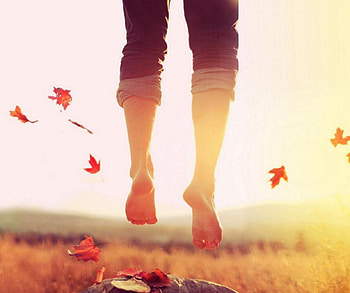 Jumping, peaceful, beautiful, sunny day, outside, leaves, autumn splendor, autumn, happiness, jump, legs HD wallpaper