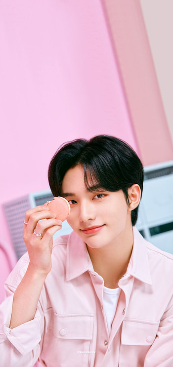 Hyunjin candy, LoveSTAY, StrayKids HD phone wallpaper