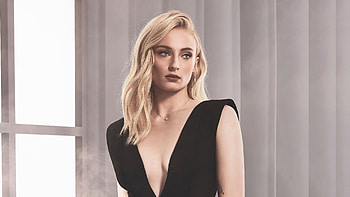 Gorgeous and blonde, Sophie Turner HD wallpaper