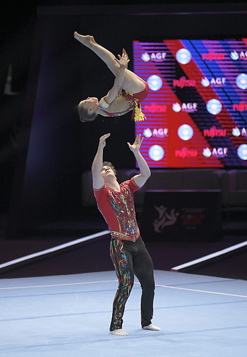 Doverbroecks student wins medals, World acrobatic gymnastics championship, Doverbroecks HD phone wallpaper