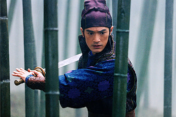House of Flying Daggers, Takeshi Kaneshiro's charm, Mesmerizing performance, Heart-stopping romance HD wallpaper