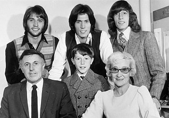 Barry Gibb, Bee Gees, Drink and drugs, Unconventional era HD wallpaper