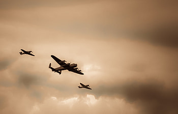 Brittish Might, english, classic, brittish, airplane, hawker, lancaster, vintage, supermarine, 2, bomber, ww2, war, spitfire, hurricane, plane, antique, wwii, avro, fighter, world HD wallpaper