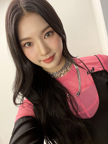 STAYC, K-pop page, Asiachan board HD phone wallpaper
