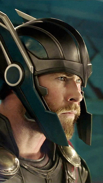 Chris Hemsworth, Thor Ragnarok, Sony Xperia HD phone wallpaper