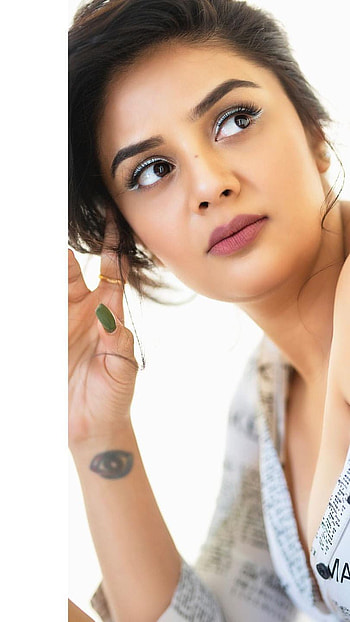 Sreemukhi, telugu actress, model HD phone wallpaper
