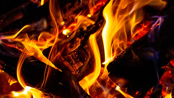 Bonfire bliss, Ultra , Warm bonfire backdrop, spirited nature HD wallpaper