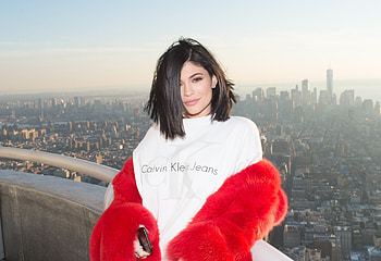 Kylie Jenner, New York, brunette, 2018, cityscape HD wallpaper