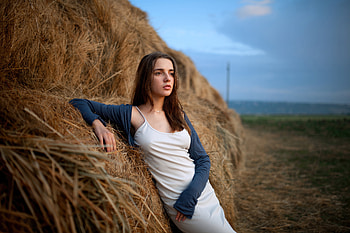 Women Brunette Model Farm, girls, model, field HD wallpaper