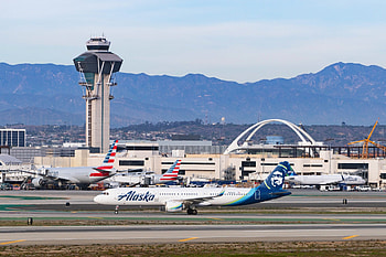 Alaska Airlines, Travel partners, Point accrual, Frequent flyer benefits HD wallpaper