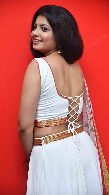 Disha poovaih, kannada actress, beautiful HD phone wallpaper