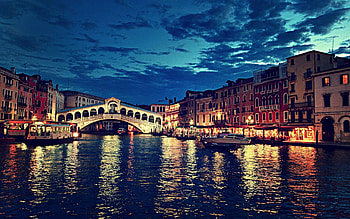 Rialto Bridge, Italy HD wallpaper