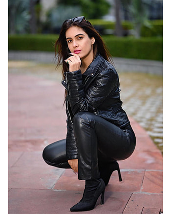 Neha Malik, face, hair HD phone wallpaper
