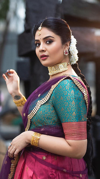 Sreemukhi, telugu actress, saree beauty HD phone wallpaper