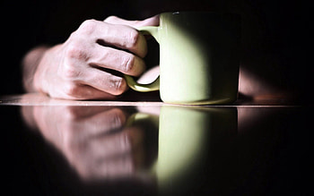 Reflection, Hand, Miscellanea, Miscellaneous, Cup, Surface, Table HD wallpaper