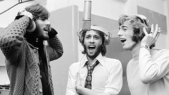 Bee Gees, How can you mend a broken heart, Full movie online, Riveting storytelling HD wallpaper
