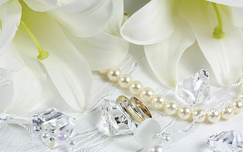 Pearls and marriage, pearls, marriage, ring, white flowers HD wallpaper