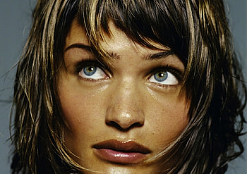 Helena Christensen - beauty eyes, elagant, graphy, femininity, supermodel, beauty, famous, nice, celebrity, 90s, classy, lips, sensual, helena christensen, sexy, brunette, eyes, figure, beautiful, woman, star, fashion, pretty, body, face, tempting, lovely, green eyes, chic HD wallpaper
