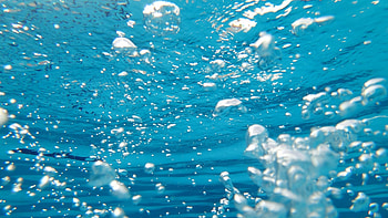 Grey Tag - Swim Dive Bubbles Waterfalls Lake Shore Deep Pool Oxy Dark Sea Grey Blue HD wallpaper