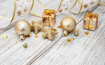 Gold Christmas balls, golden decorations, Happy New Year, Happy Christmas, Gold stars, Christmas background, New Year HD wallpaper