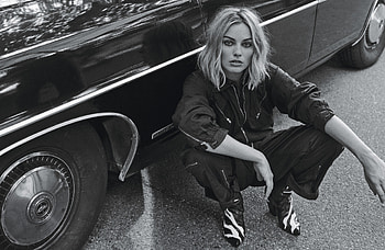 Margot Robbie Monochrome 2017 , margot-robbie, celebrities, girls, monochrome, black-and-white HD wallpaper