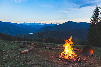 Campfire, night, sky, mountain HD wallpaper