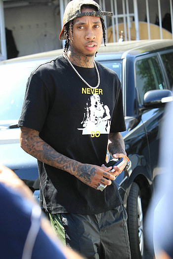 Tyga, Mean tweets, Celebrity music, Miley Cyrus HD phone wallpaper