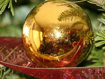 Christmas glass sphere, sphere, glass, holiday, christmas HD wallpaper