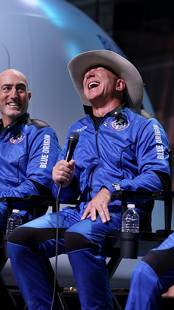 Jeff Bezos, Captured moments, Journalistic coverage, Historical documentation HD phone wallpaper