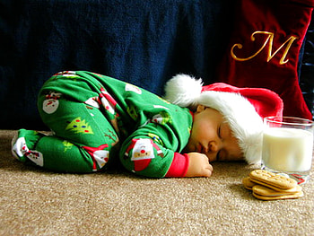 Waiting for Santa, christmas eve, baby, cookies and milk, waiting, sleeping, santa HD wallpaper